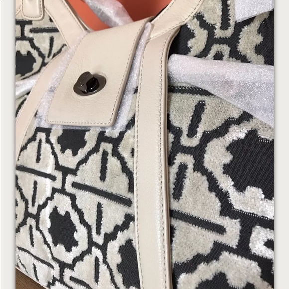 Petunia Hudson Hobo -SOLD - Picture 5 of 8